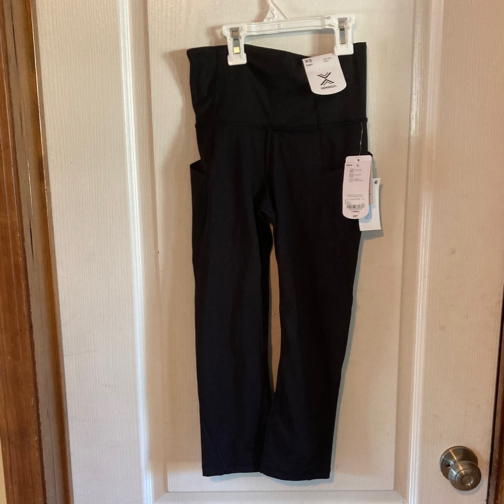 Xersion Black Women's Capris leggings NWT